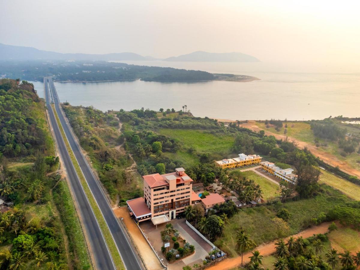 สเตอร์ลิง การ์วาร์ Hotel ภายนอก รูปภาพ