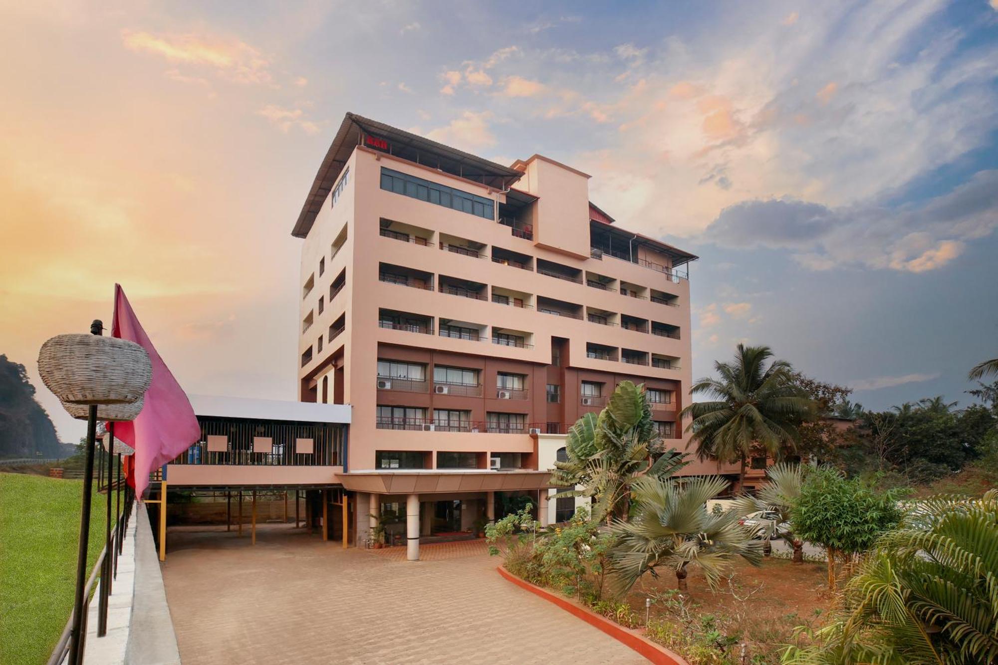 สเตอร์ลิง การ์วาร์ Hotel ภายนอก รูปภาพ