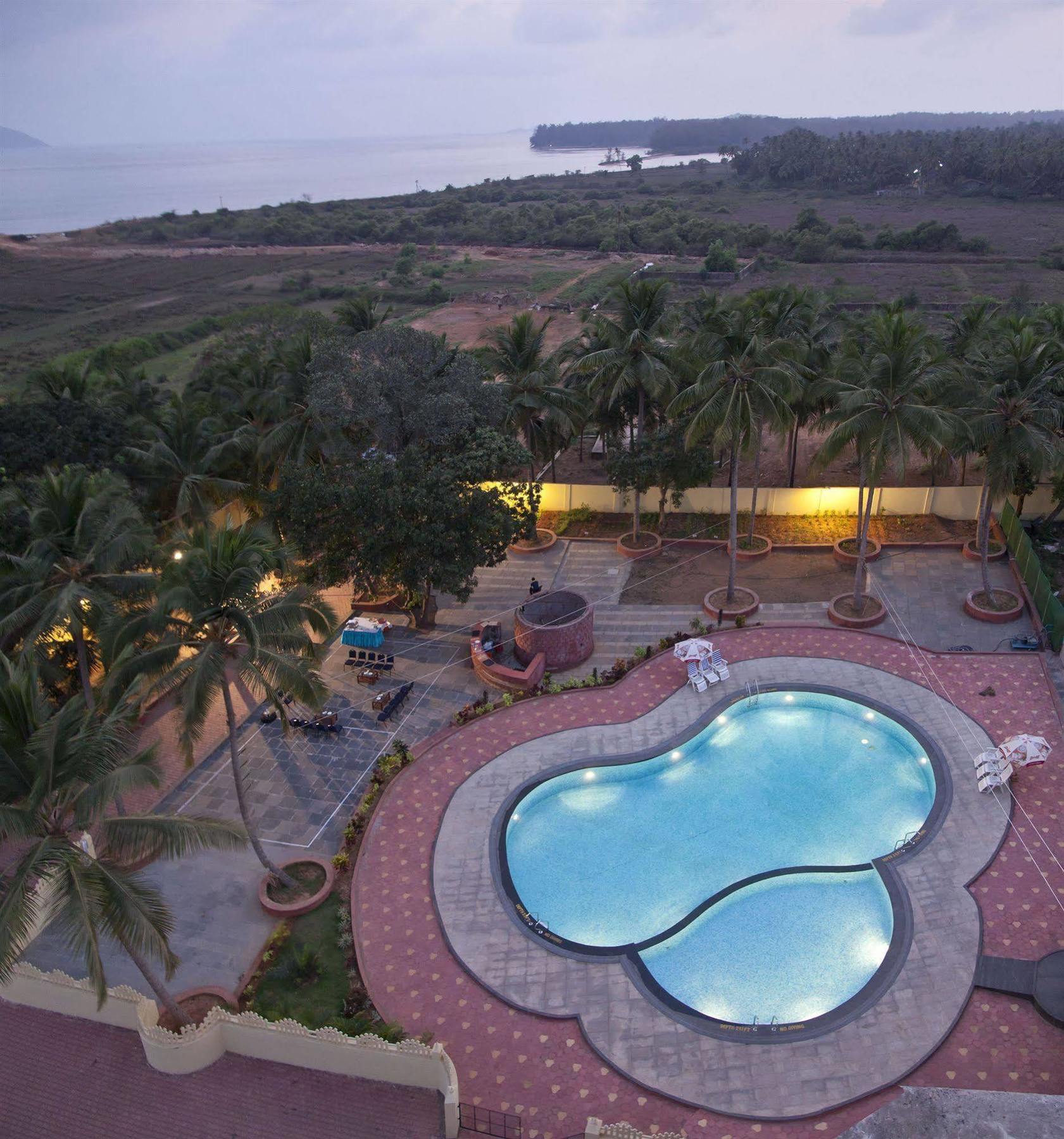 สเตอร์ลิง การ์วาร์ Hotel ภายนอก รูปภาพ